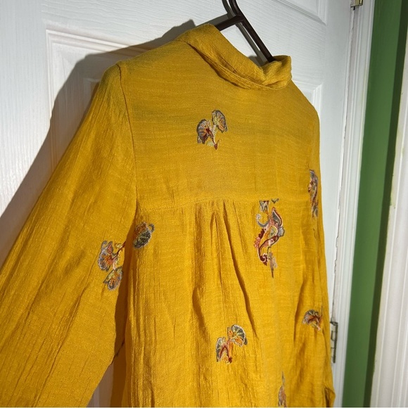 Fig and Flower Mustard Yellow Collard Embroidered floral button up Size Medium - Picture 8 of 14